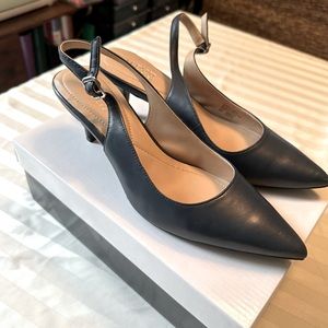 Alan navy sling back heels 8
